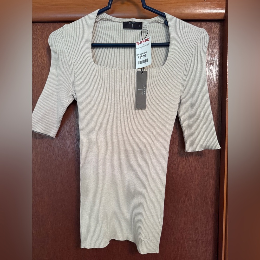 Women's Tahari Short Sleeve Sweater, Beige/Tan,M NWT